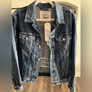 Brand New Levi’s x Earth Service Premium Jean Jacket Size Small